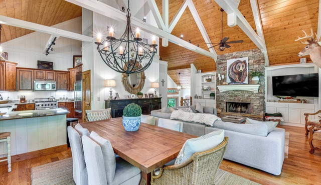 Group-Friendly Golf Getaway! 5 Mi to Cashiers