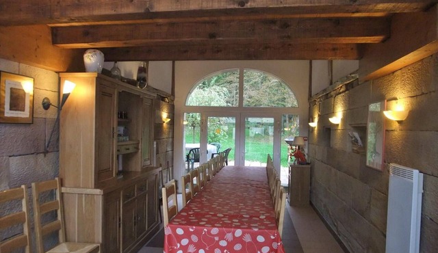 Group-friendly lodge, accessible, Vosges hiking