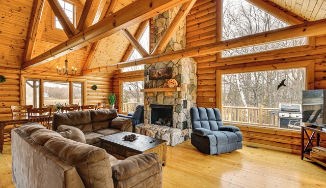 Group Fun on Tittabawassee River! Large Log Cabin