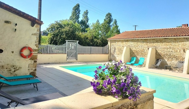 Group gîte for 20 people in a quiet location