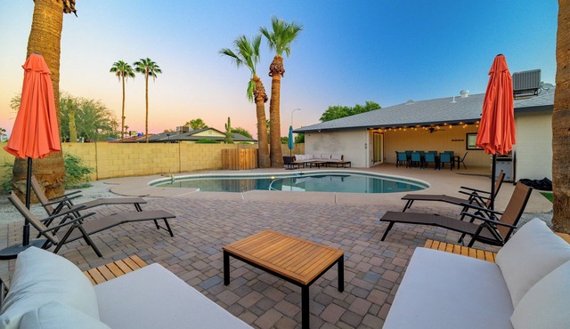 Group Getaway 5BR Heated Pool + Arcade