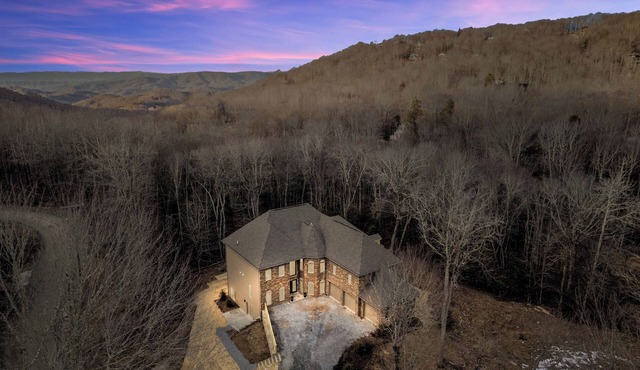 Group Getaway! 8,000-Sq-Ft Gem, Arcade + Theater