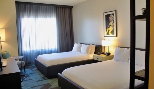 Group Getaway in Las Vegas! 3 Contemporary Units with City View, Outdoor Pool!