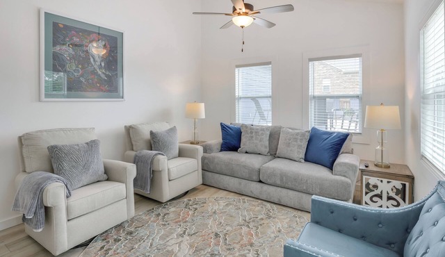 Group Getaway: Lakefront Retreat in Fayetteville!