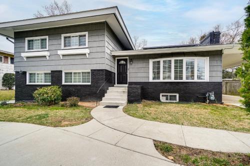 Group Getaway! Modern Silver Spring Home with Yard