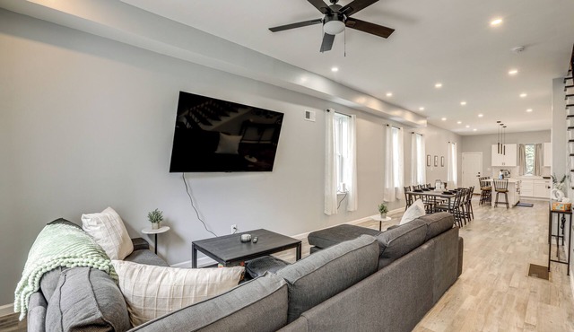 Group Getaway w/Games & Patio in Philadelphia!