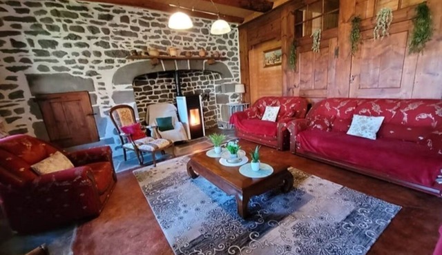 Group gite for up to 15 people 4 stars pets welcome