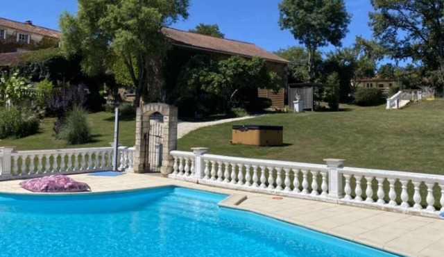 GROUP GITE Le Domaine de MaumontIn the heart of the Parc Naturel Périgord Limousin