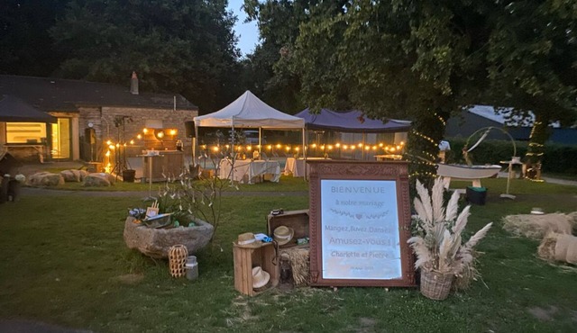 Group gites for 30 people with swimming pool!