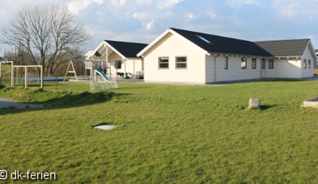 Group holiday home with pool area on the beautiful Baltic island of Als