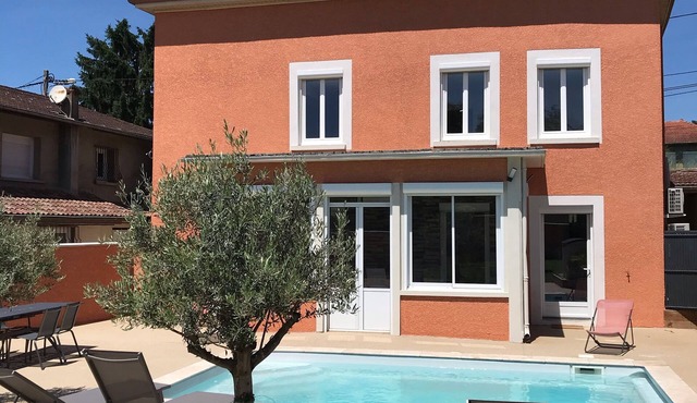 Group home/Private pool