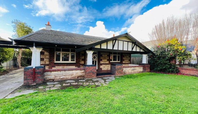 Group house with views of the salt pool and spa