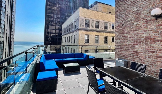 GROUP LUX in Gold Coast FULL FLOOR 4bd/4ba+Parking