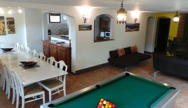 Group offer T3* + 5 rooms-> 15 people/private interior and garden