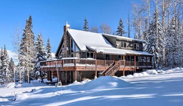 Group Ski Getaway Near the Base of Chairlift 8!