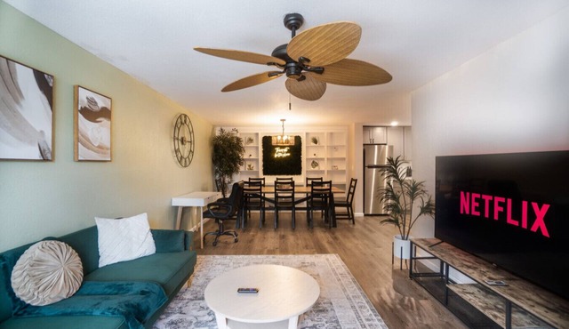 Group Stay: 6 Units by Ft. Moore | Sleeps 21