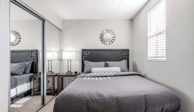 Group Stay - 7 Apts Near Lucas Oil Stadium