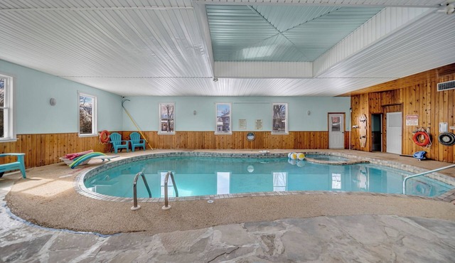 Group stay home @Marmora and Lake Inn B & B with Indoor Pool.