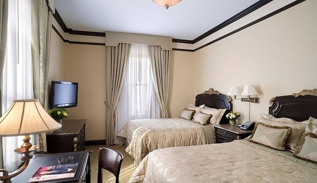 Group Travel in NYC! TWO Units, w/Modern Amenities, Near Central Park!