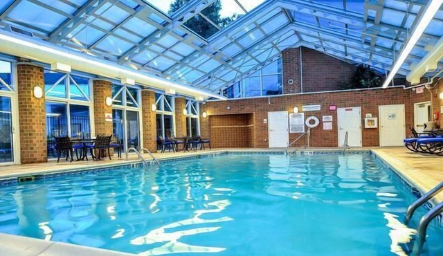 Group Vacation! 2 Serene Studios w/Kitchenette, Near Midwest Museum of American Art