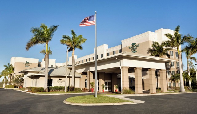 Group Vacay! 3 Cozy Units w/Kitchen, Pool, Shuttle