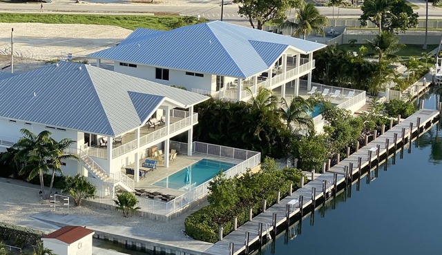 Grouper House: 4 Masters/6 BA, Pool/Dock, BoatRamp