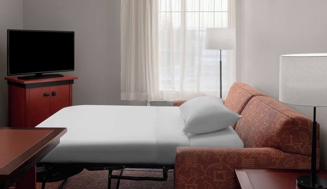 Groups Best Choice: Cozy Suite w/Full Kitchen, Balcony & Daily Fresh Cookies