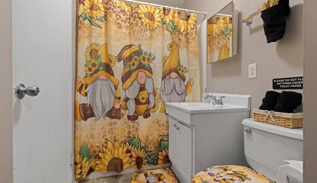 Groups/Contractors/Retreats Sleeps 6/WIFI & Parking