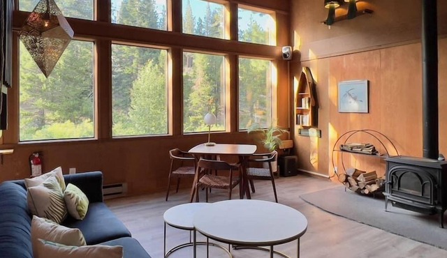 Groups! Peep Our Groovy Green Creekside Chalet w/ Parking for 8 Cars! Wow!