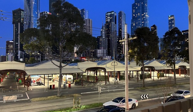 Groups welcome! Opp Vic Markets. Tram on doorstep