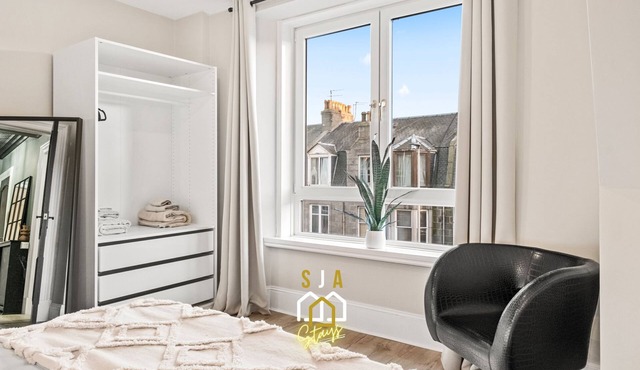 Grove Getaway - SJA Stays - Luxury 3 Bed Apartment