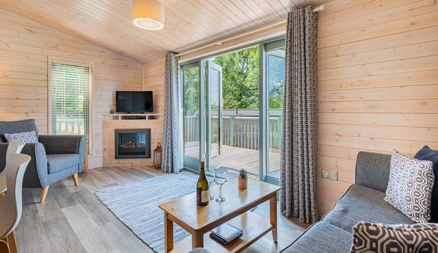 Grove Lodge - a holiday lodge that sleeps 2 with an en-suite