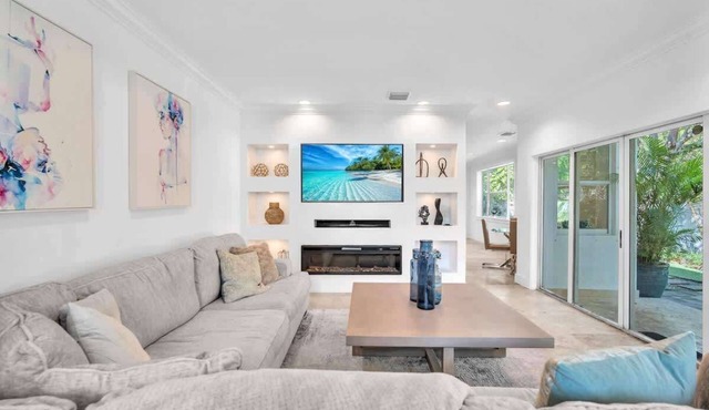 Grove Walk Manor | 3BR Oasis in Coconut Grove