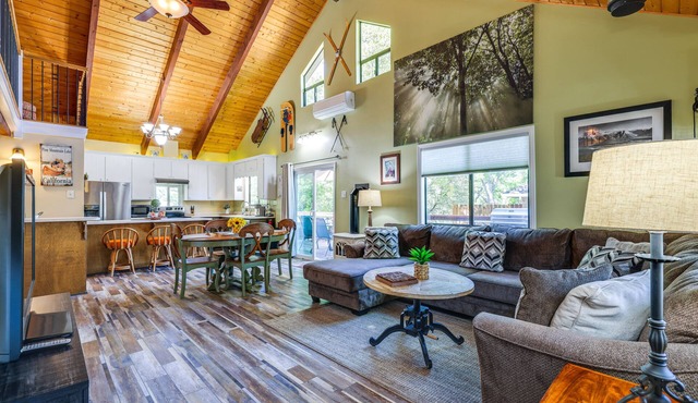 Groveland Home - Walk to Pine Mountain Lake!