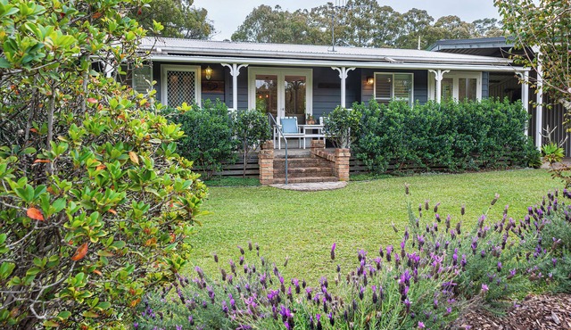 🐓GROVEWOOD🐓 coast & country escape- 7 minutes to Old Bar Beach!