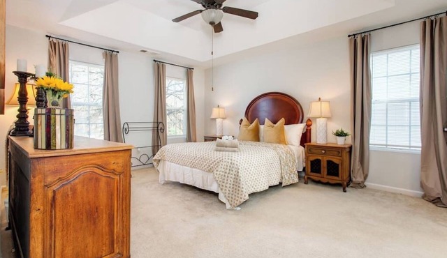 Grt Location/Spacious/Near Airport/Sleeps 8