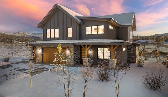 Grtand Park Home 305 I Private Hot Tub I Great Views I Game Room I Discounted Attractions
