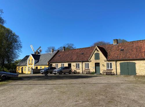 GRUBBE MØLLE, Lejlighed med eget køkken og bad