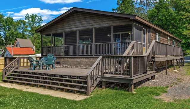 Gruenhagen Bay Lodge