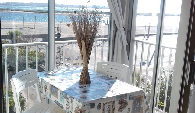 Gruissan 2 room apartment Sea view 15m from Grazel beach