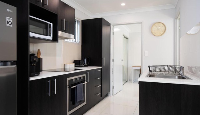 GST Credits! AC! Shops! Parking! Espresso! 231F1