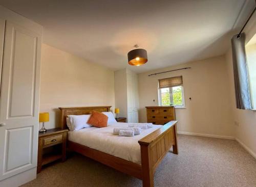 Gt. Marlow TownHouse- Families, Pets & Contractors