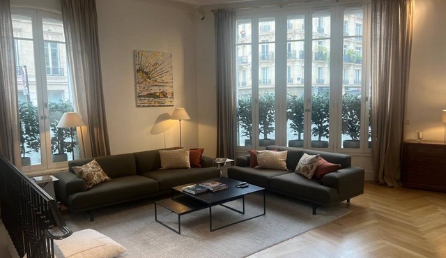 GuestReady - Luxurious Charm near Arc de Triomphe