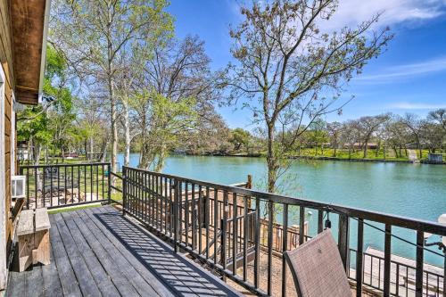 Guadalupe Riverfront Studio w/Private Balcony