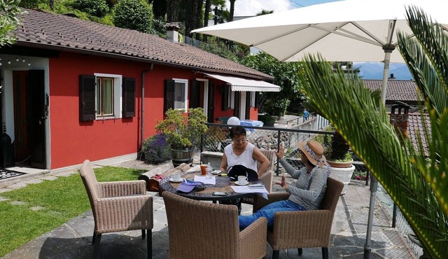 Guaranteed relaxation in a unique Ticino garden house with a panoramic view of the lake