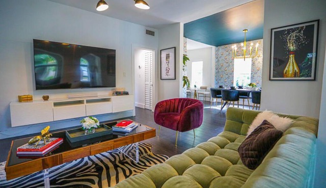 GUCCI MANOR 8 Bedrooms & Hot Tub