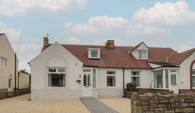 GUDHJEM, family friendly, country holiday cottage in Seahouses