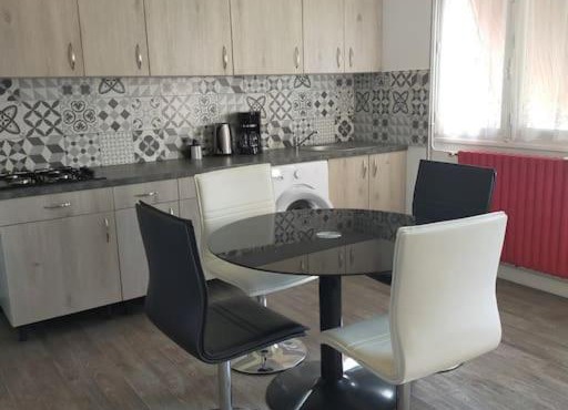 Guern ,maison à la campagne