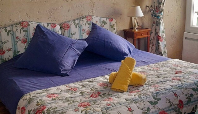 Guest Room “Chambre Geluck” with Shared Pool, Communal Terrace and Wi-Fi