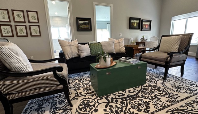 Guest Apartment close to Ski Resorts, Hiking Trails, Shopping Restaurants & more